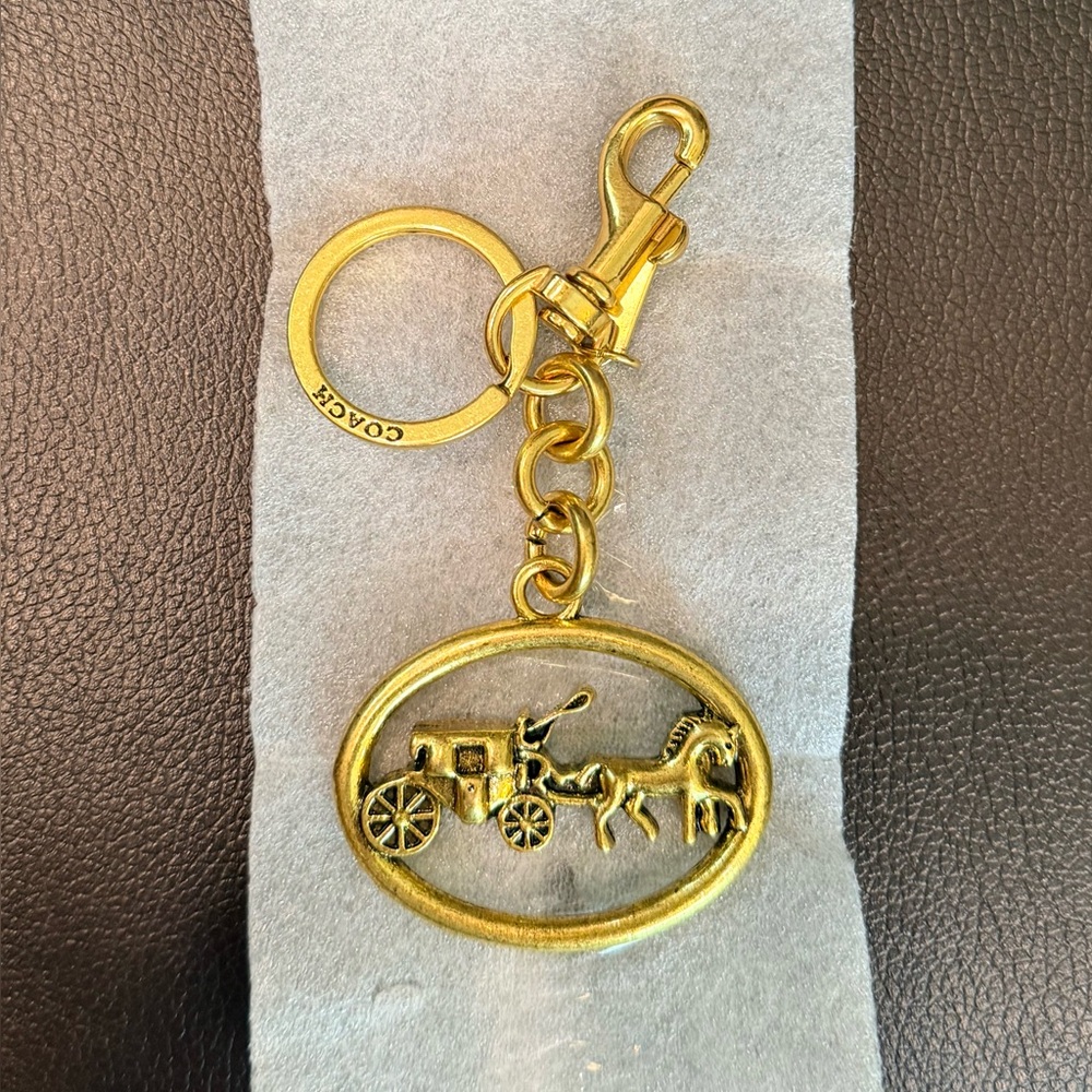 COACH Signature Horse & Carriage Bag Charm Gold Style 5397 Key Ring Holder - Picture 7 of 8